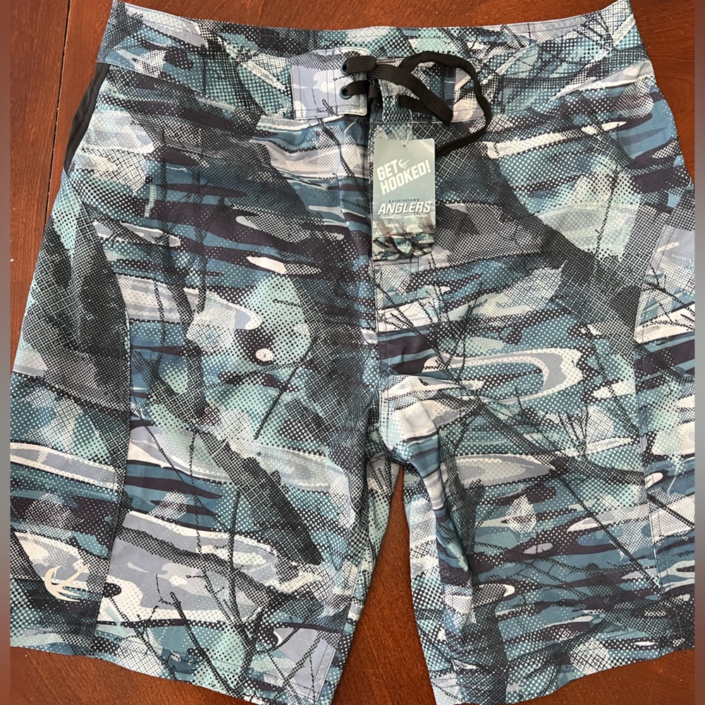 Legendary Anglers men’s swim trunks size large